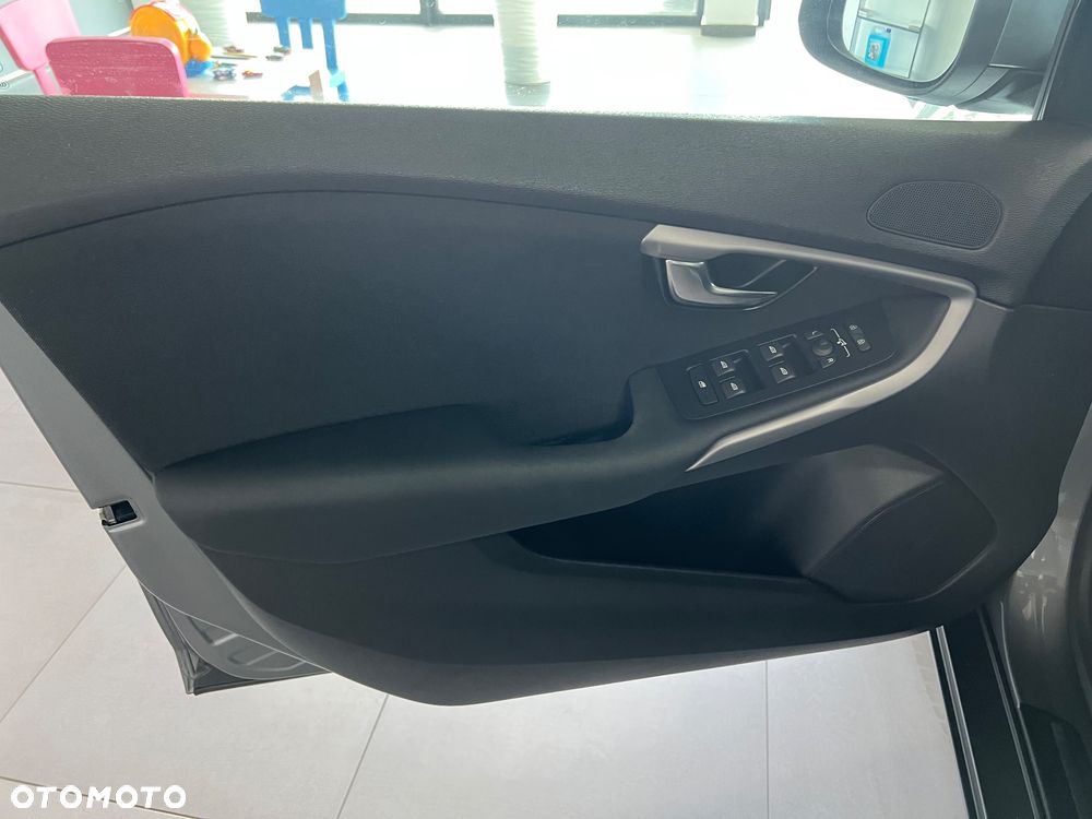 Volvo V40 - 23