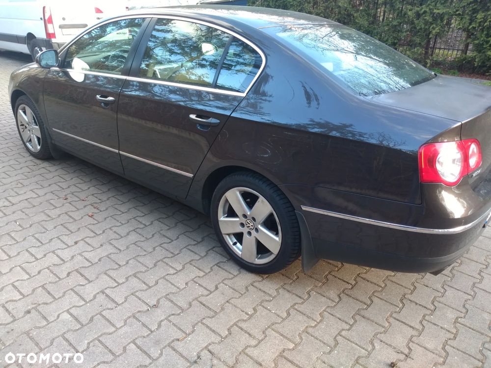 Volkswagen Passat 2.0 TDI Highline DSG - 13