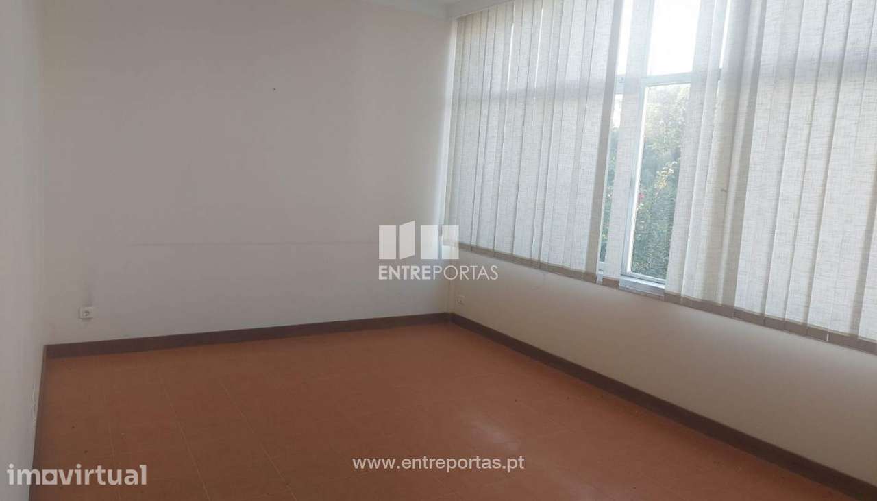 Venda de ótimo espaço comercial, V. N. Anha, Viana do Castelo. - Grande imagem: 3/31