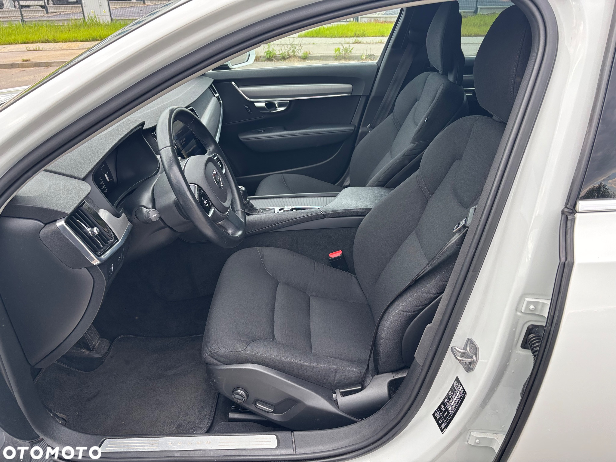 Volvo V90 D4 Momentum - 11