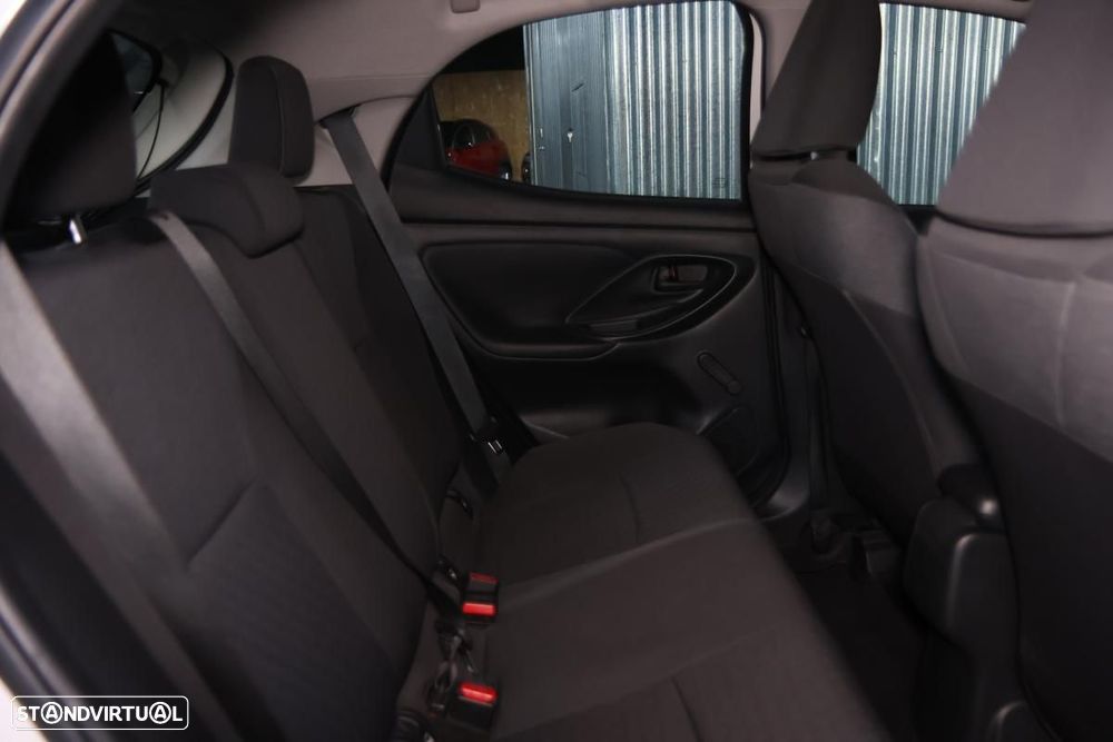 Toyota Yaris 1.5 HDF Comfort - 28