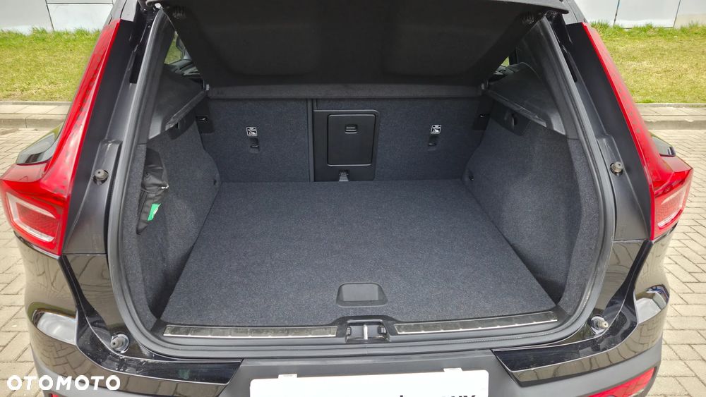 Volvo XC 40 D4 AWD R-Design (Intro Edition) - 10