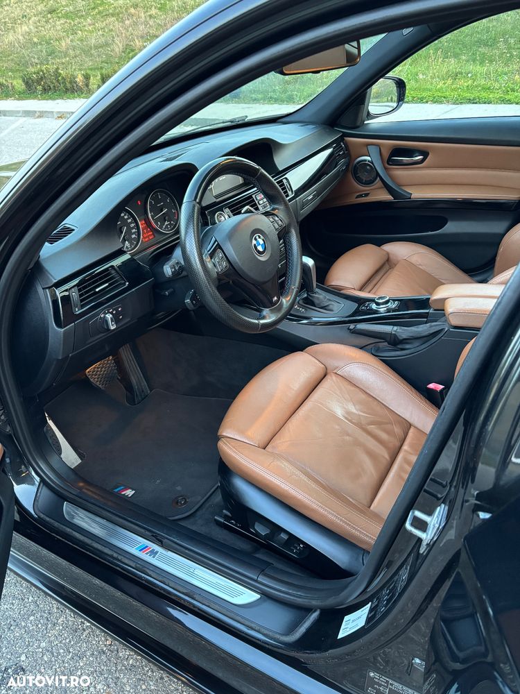 BMW Seria 3 330d xDrive DPF Aut. - 9