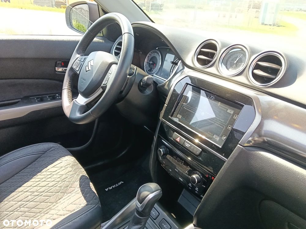 Suzuki Vitara 1.5 Dualjet Hybrid AGS Comfort+ "SHINKAI" - 11