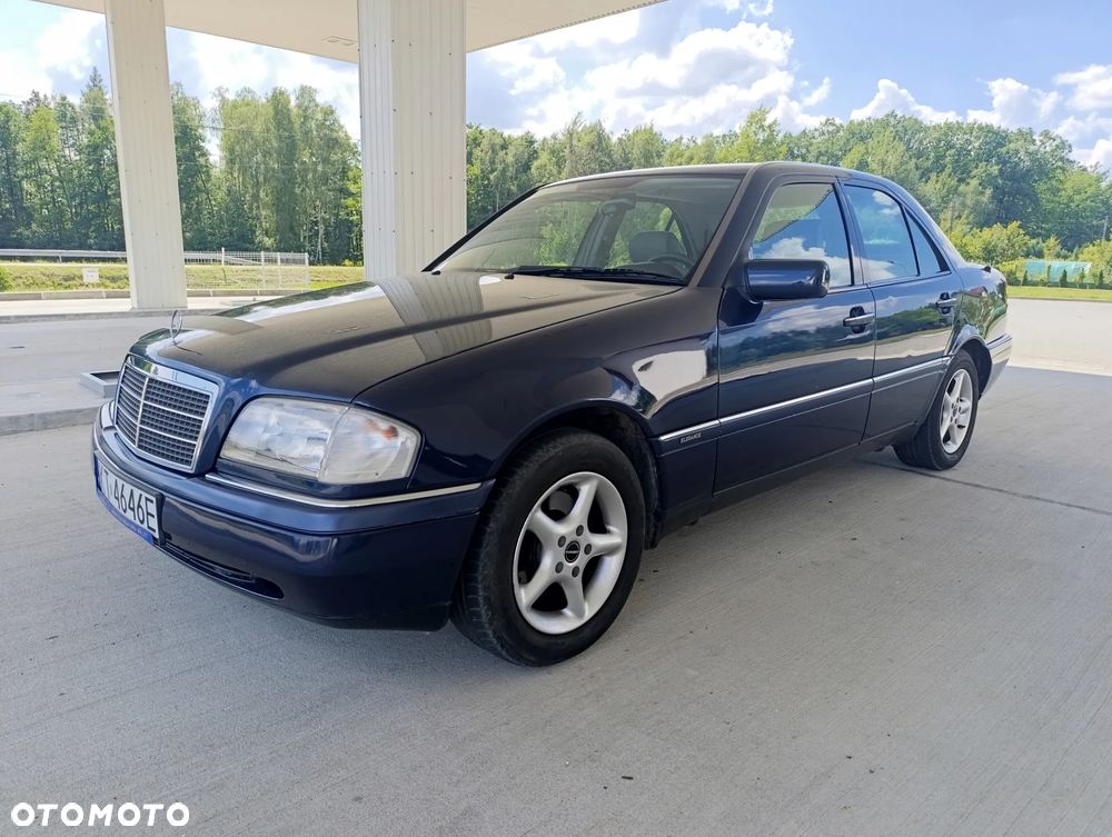 Mercedes-Benz 280 - 1