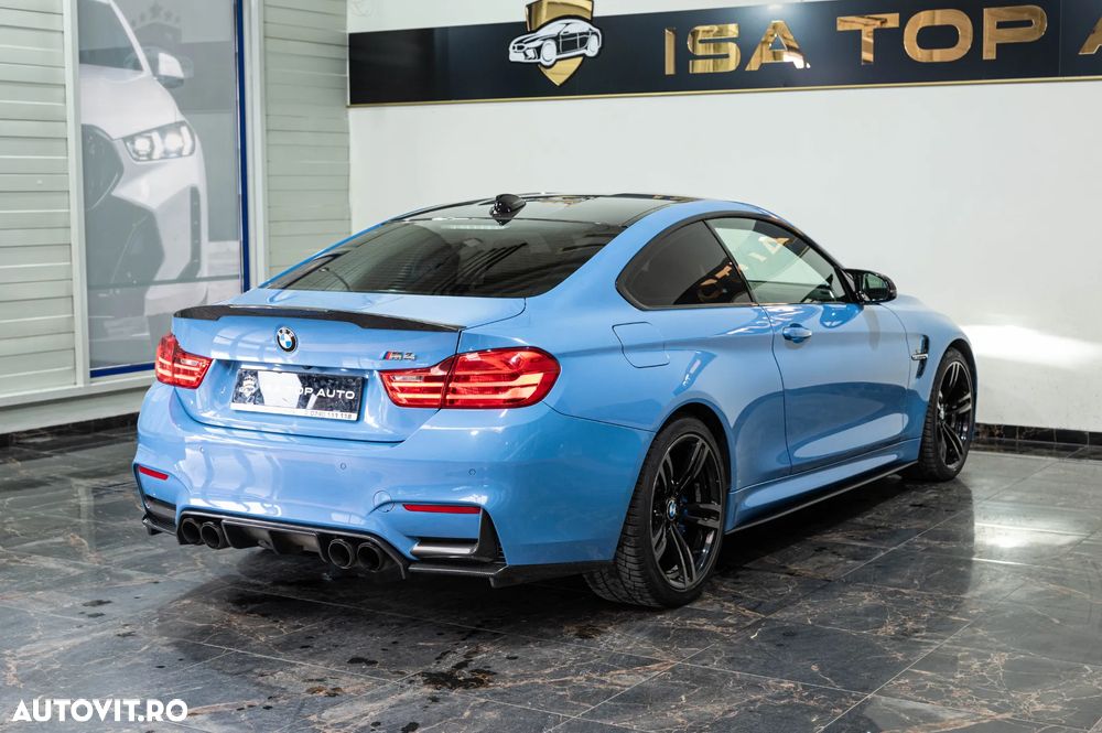 BMW M4 Coupe DKG - 35