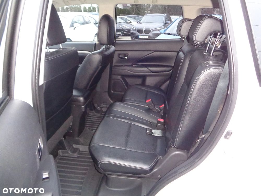 Mitsubishi Outlander 2.0 Intense Comfort 4WD CVT - 14