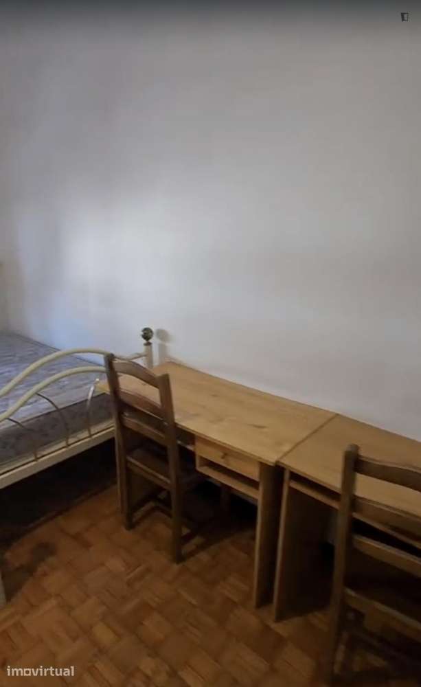 Quarto - localizado em Montarroio Coimbra - Grande imagem: 2/21