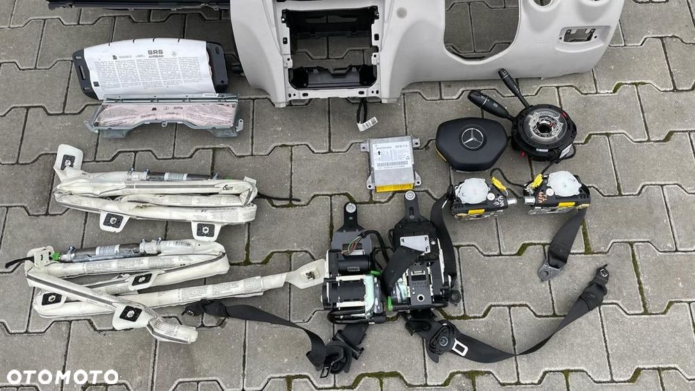MERCEDES C W204 LIFT DESKA KONSOLA PODUSZKI PASY ANGLIK - 4