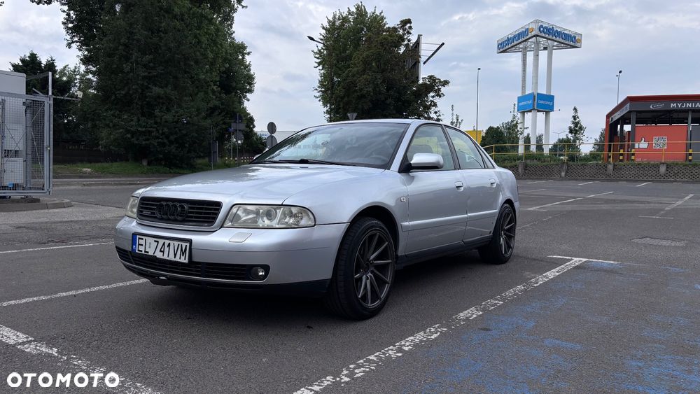 Audi A4 Limousine 2.4 Quattro - 1