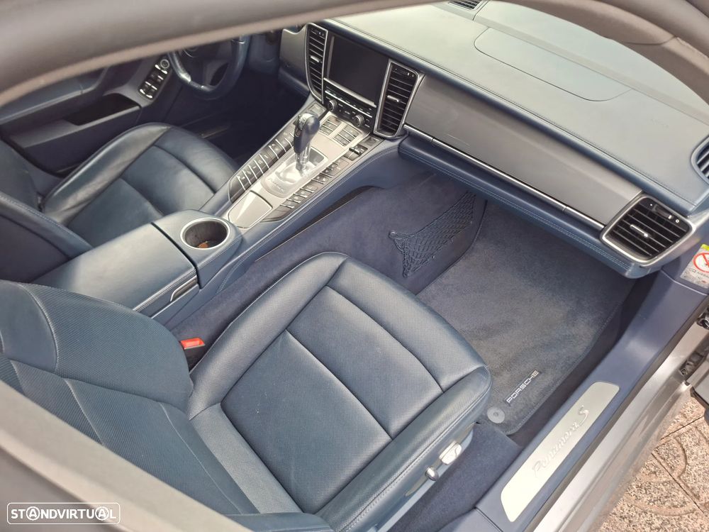 Porsche Panamera 4S PDK - 21