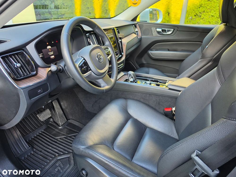 Volvo XC 60 B5 B AWD Plus Bright - 16