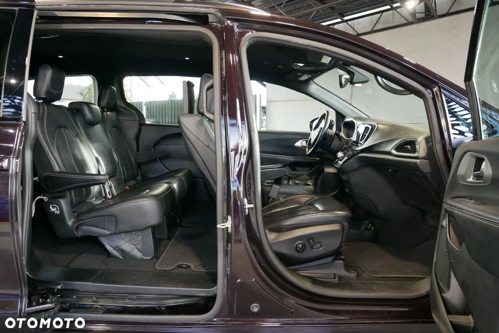 Chrysler Pacifica - 9