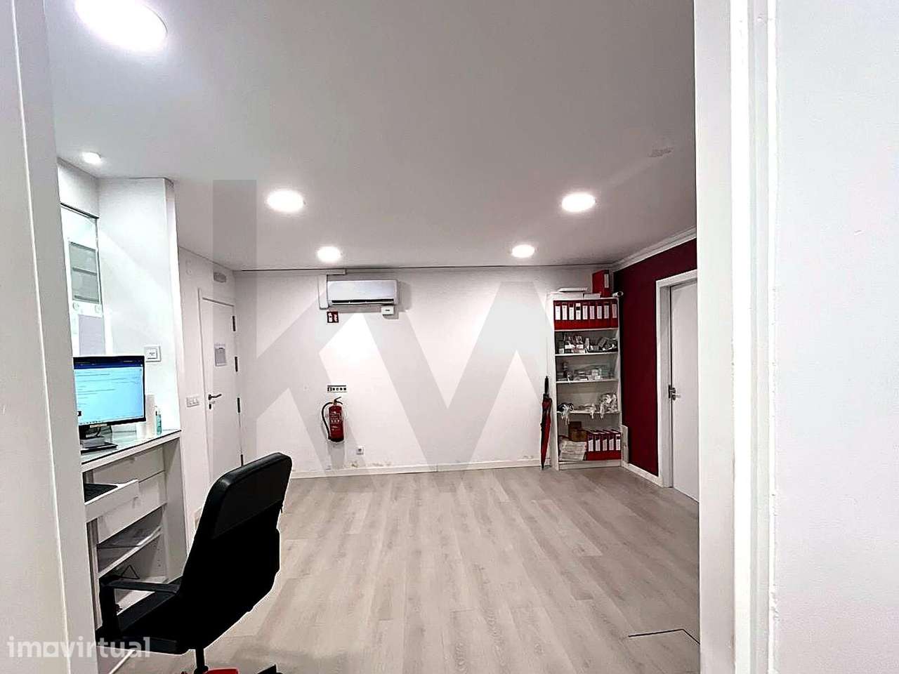 Loja Remodelada e Arrendada em Arroios | Yield 4,96% com  Montra de Gr - Grande imagem: 3/9