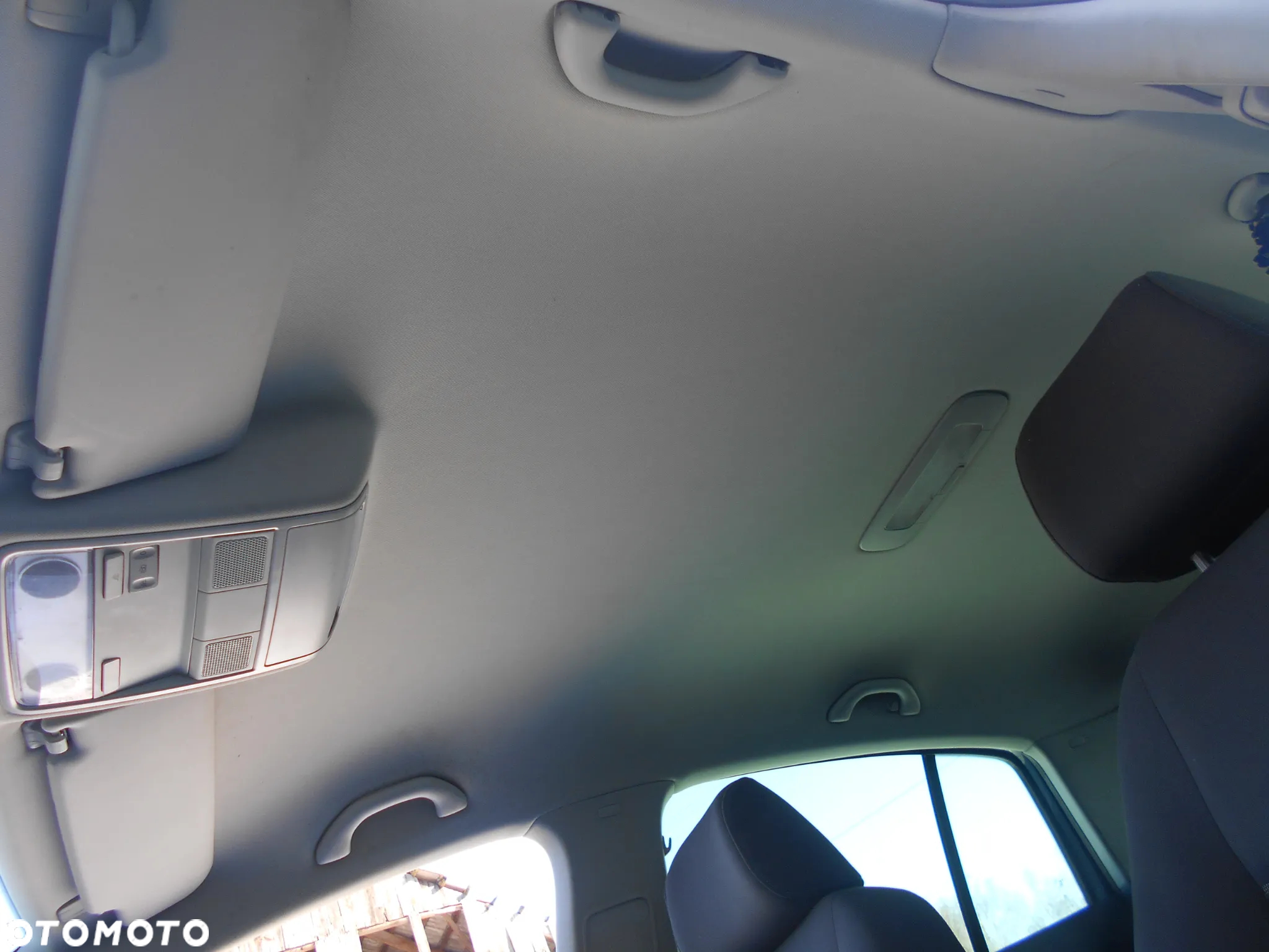 VOLKSWAGEN GOLF PLUS V 5 1.6B 2007R. KOD LAKIERU LC5F - 16