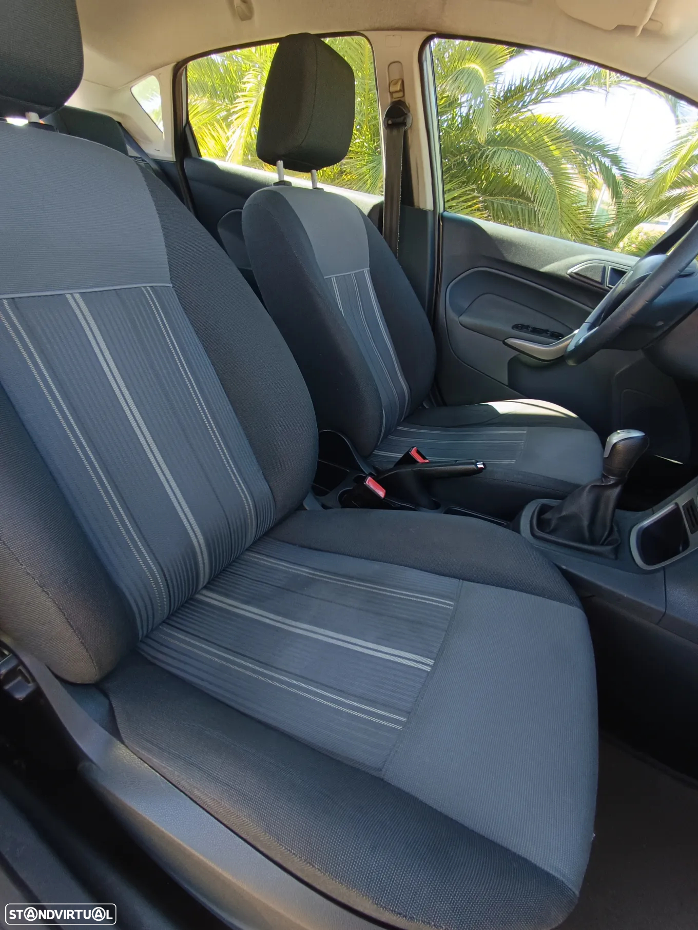 Ford Fiesta 1.6 TDCi ECOnetic - 9