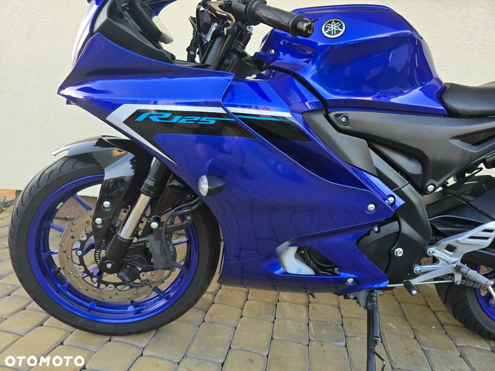 Yamaha YZF - 13