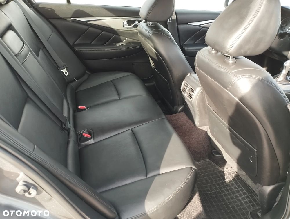 Infiniti Q50 - 11