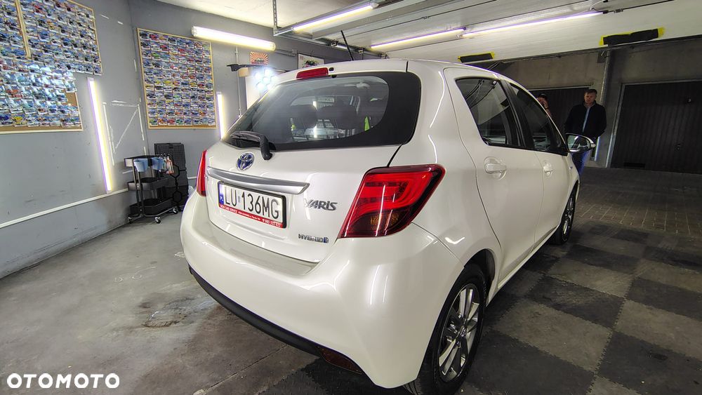 Toyota Yaris Hybrid 100 Premium - 5