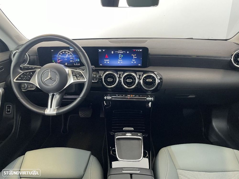 Mercedes-Benz CLA 180 - 11