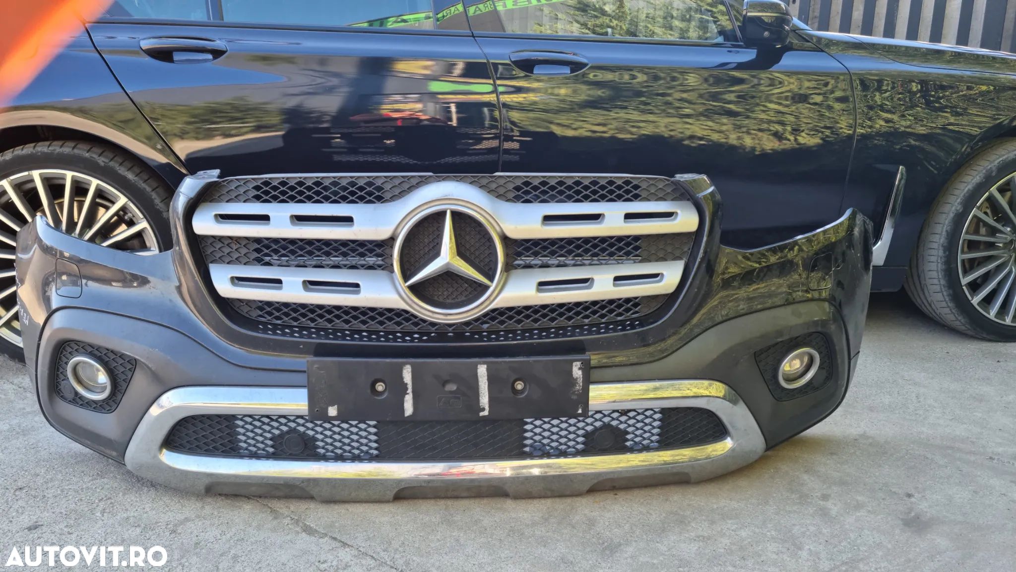 Bara fata Mercedes X-Class 470 - 1