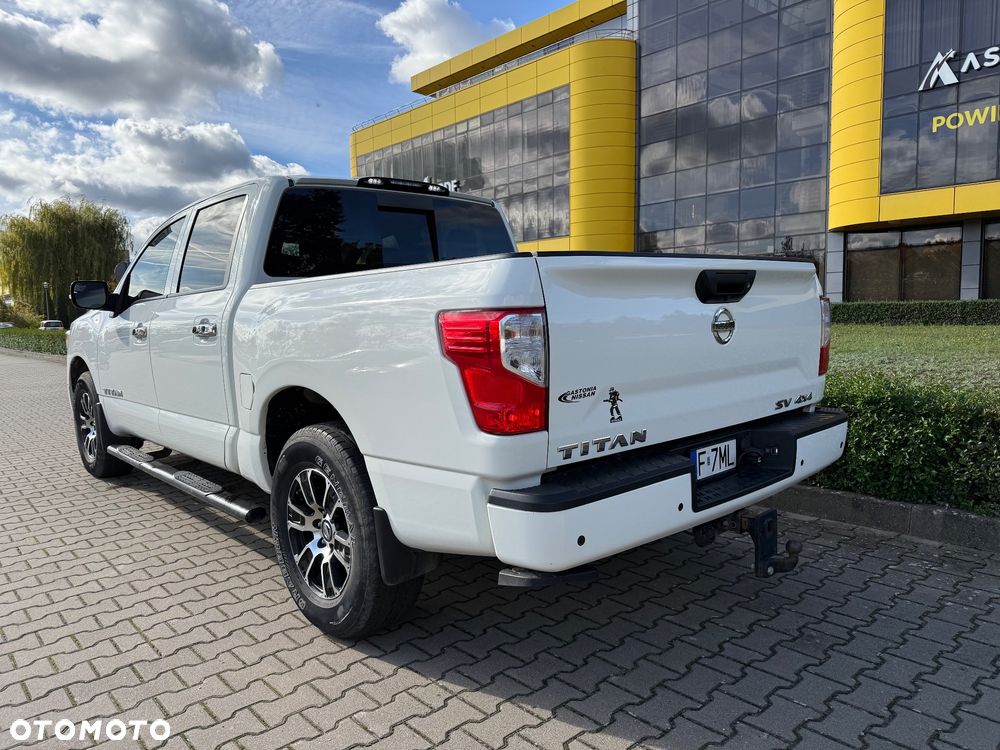 Nissan Titan - 5