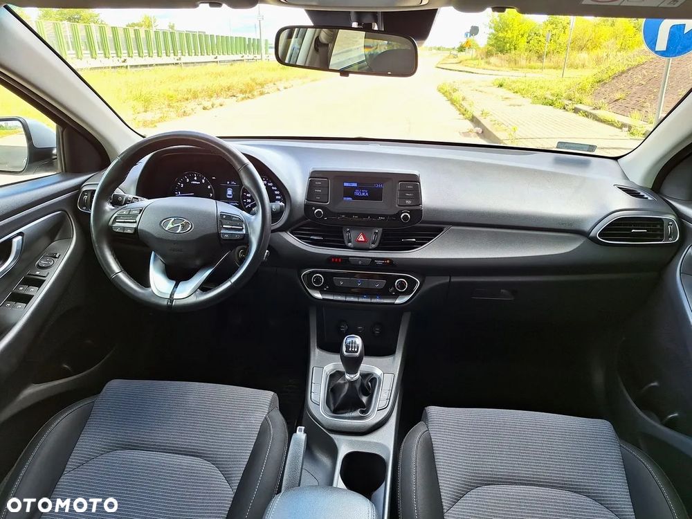 Hyundai i30 1.5 DPI Classic + - 5