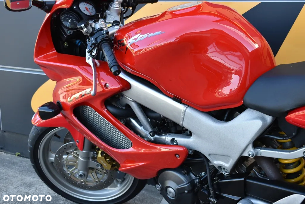 Honda VTR - 13