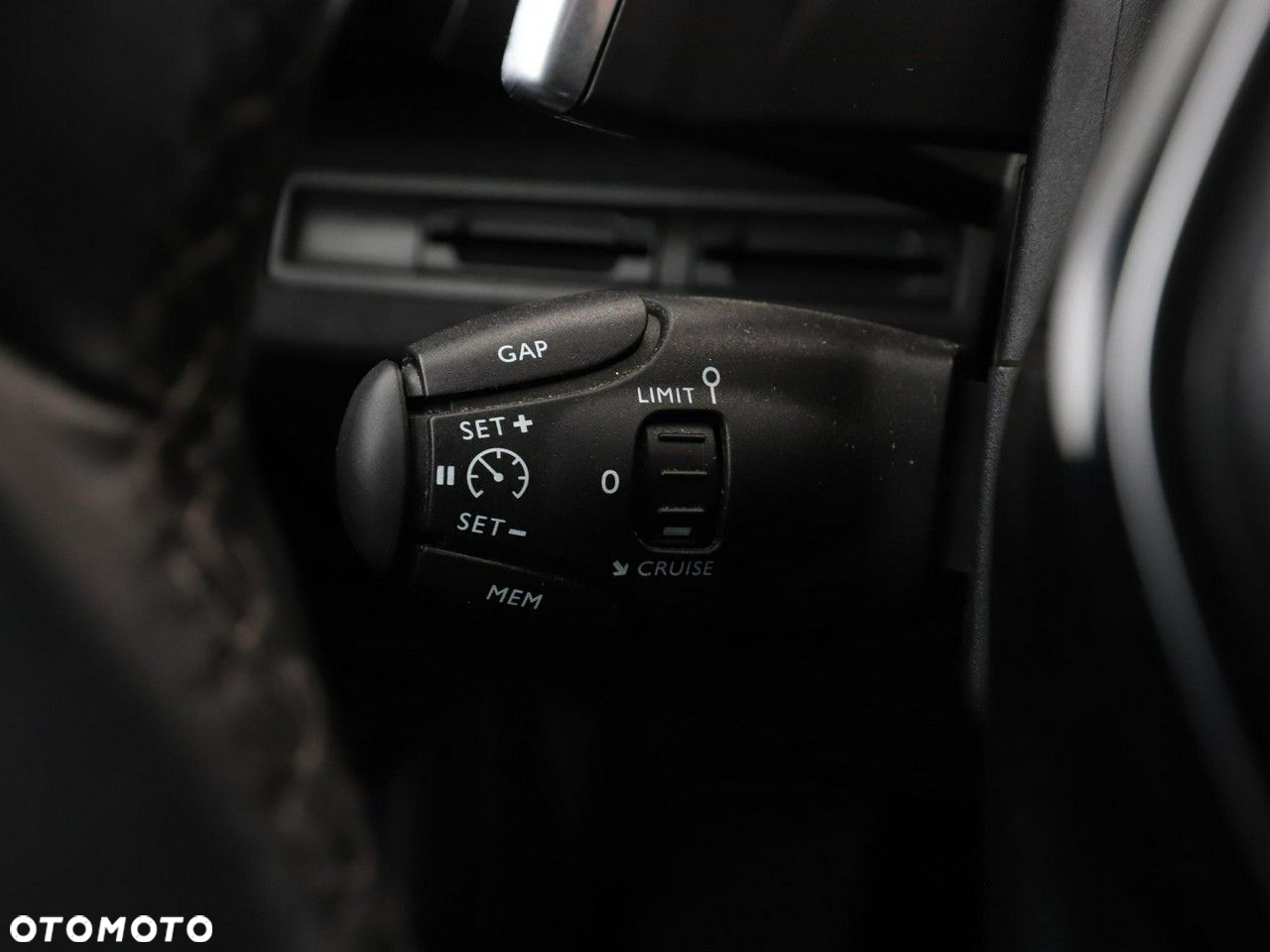 Peugeot 3008 1.5 BlueHDi Allure S&S EAT8 - 33