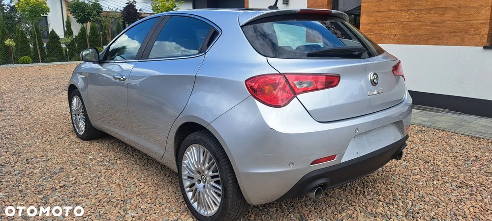 Alfa Romeo Giulietta 2.0 JTDM Veloce TCT - 5