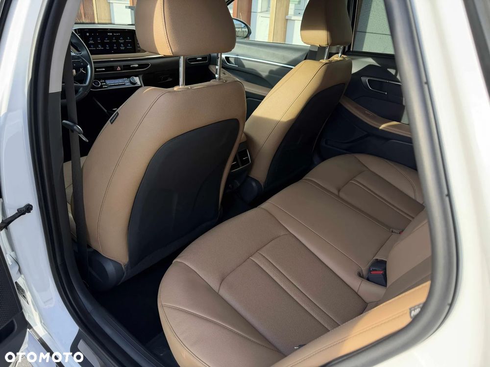 Hyundai Sonata - 11