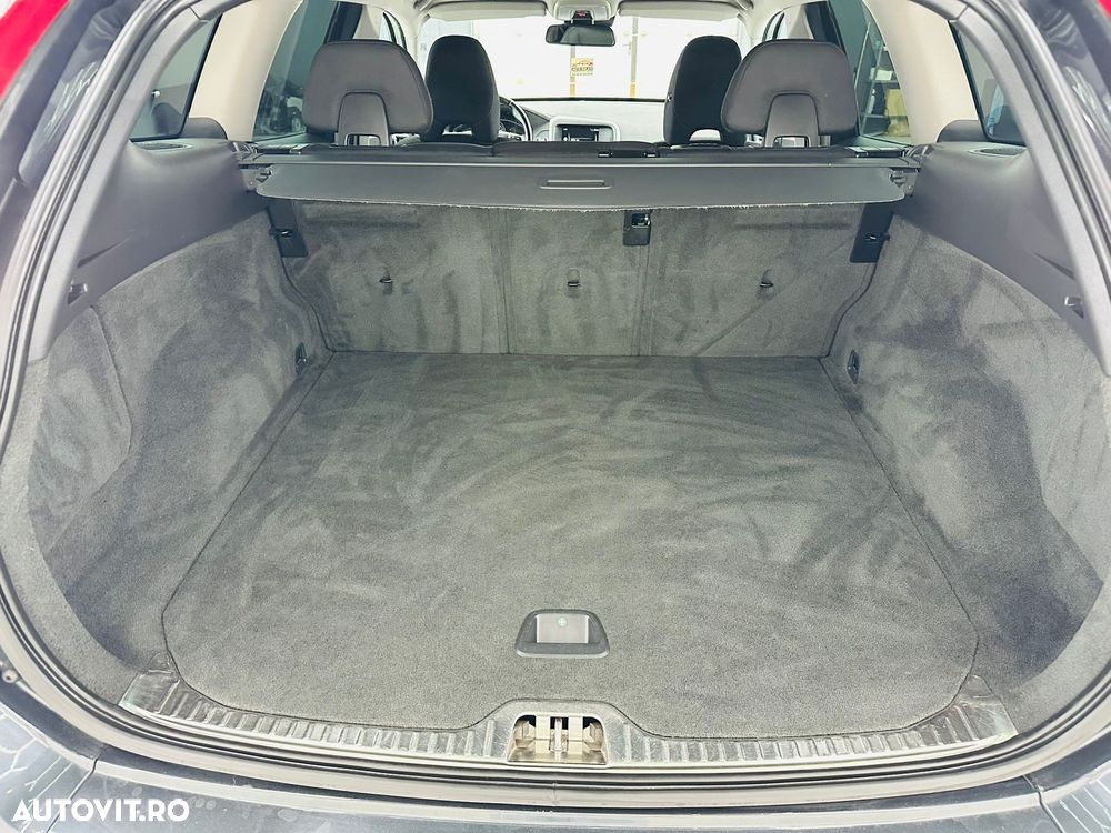 Volvo XC 60 D3 Momentum - 17