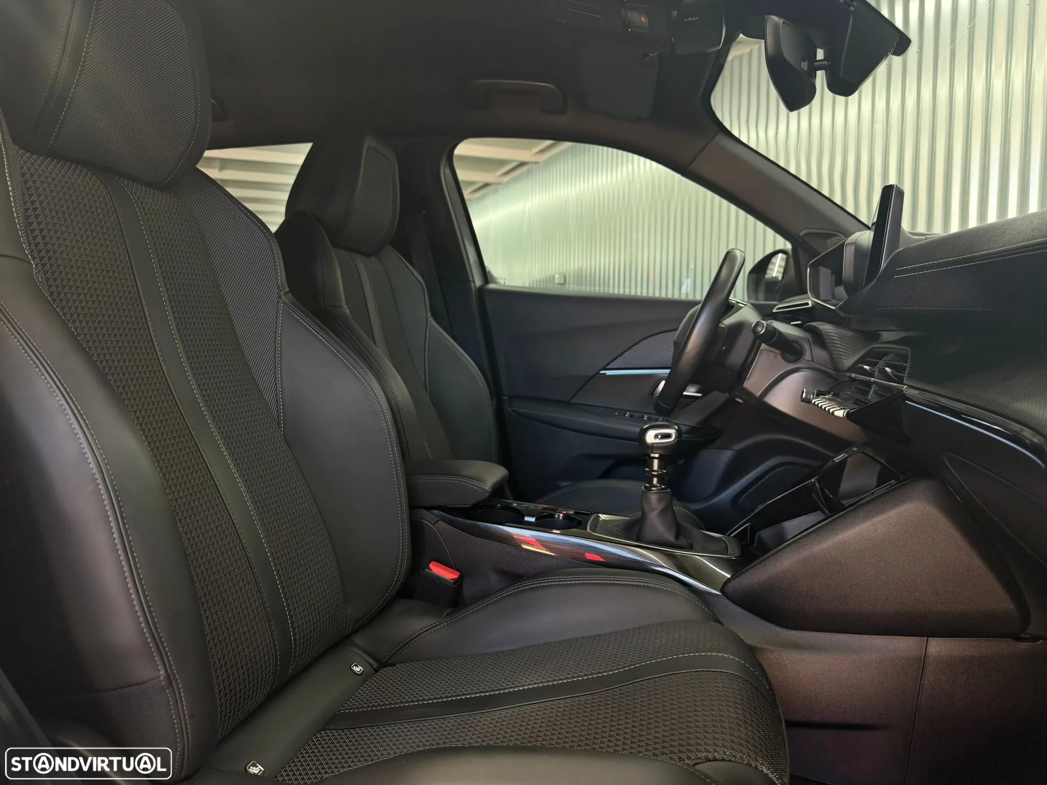 Peugeot 2008 1.2 PureTech GT - 21