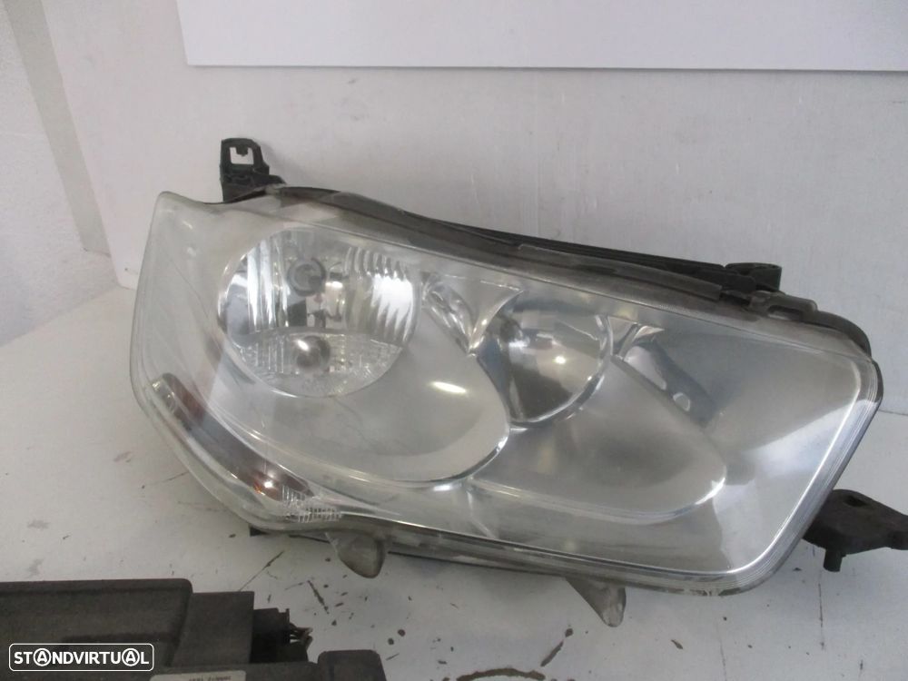farol optica citroen c-elysee  c elysee 2015 - 3