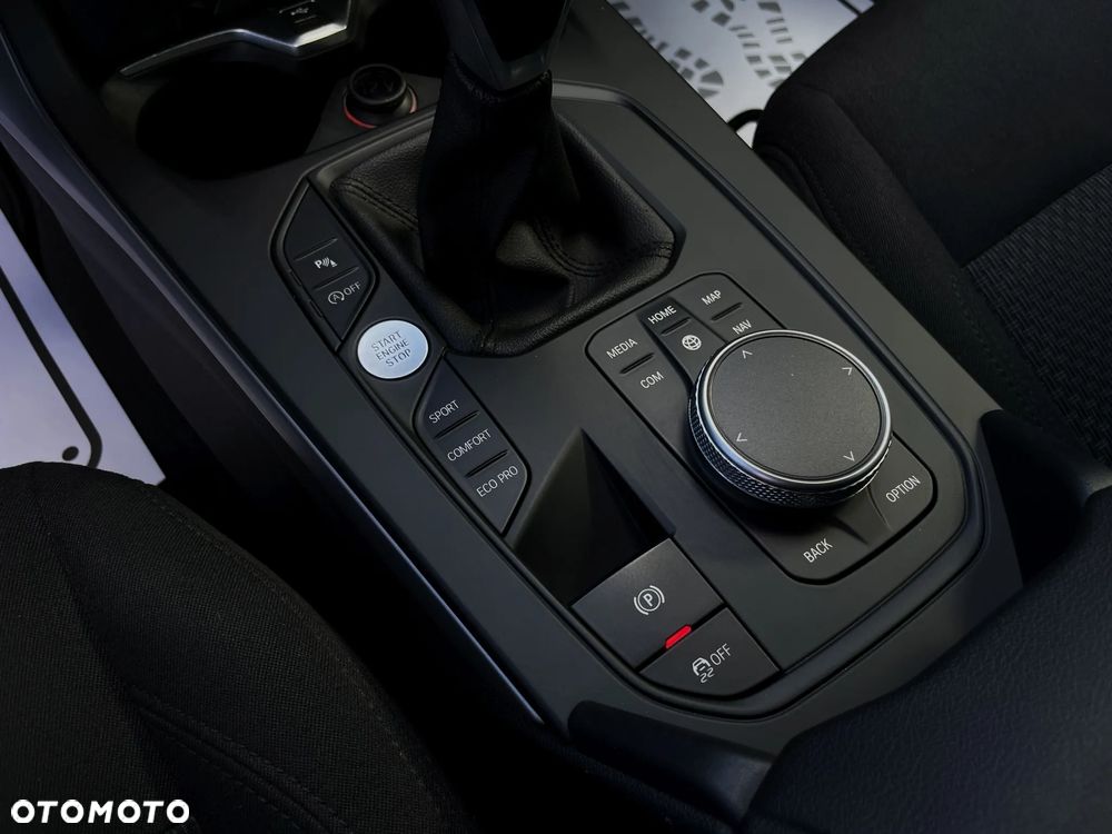BMW Seria 2 218i - 31