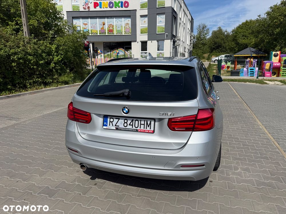 BMW Seria 3 318i Advantage - 19