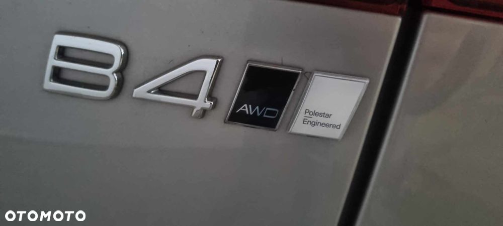 Volvo XC 60 B4 D AWD Plus Dark - 8