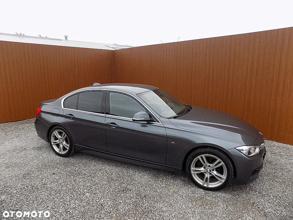 BMW Seria 3 318d M Sport - 34