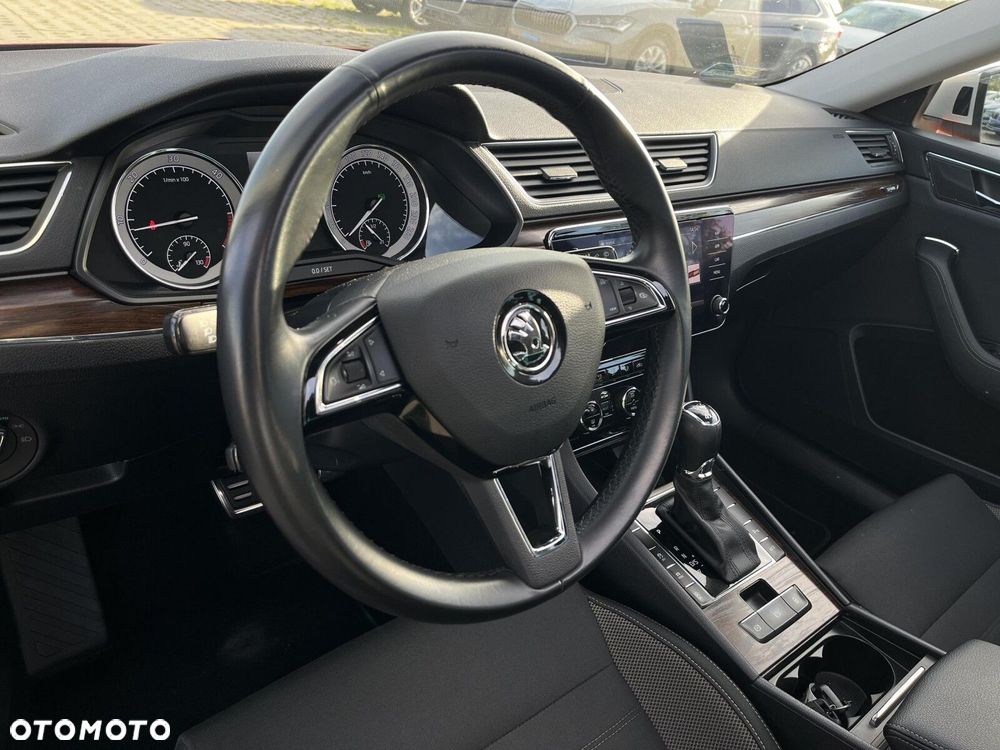 Skoda Superb 2.0 TDI SCR 4x4 Scout DSG - 9