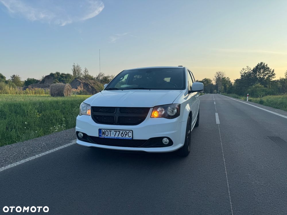 Dodge Grand Caravan 3.6 R/T - 34