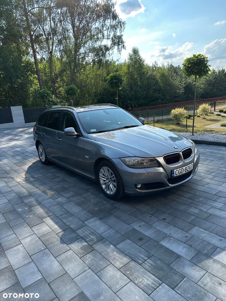 BMW Seria 3 318i Edition Exclusive - 1