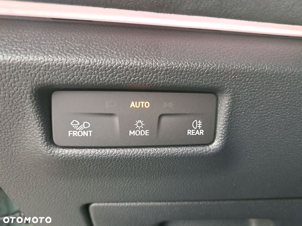 Volkswagen Tiguan - 32