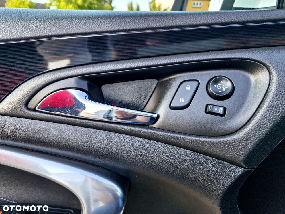 Opel Insignia - 21