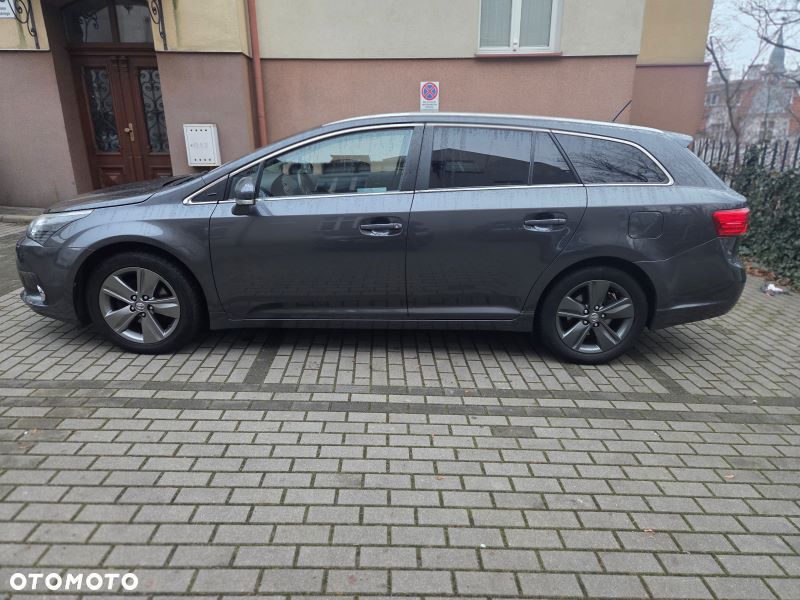 Toyota Avensis 2.0 D-4D Premium - 14