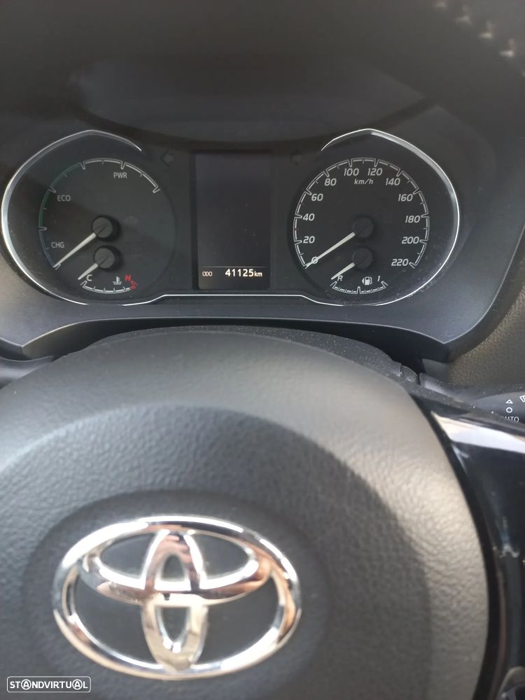 Toyota Yaris 1.5 HSD Exclusive - 9