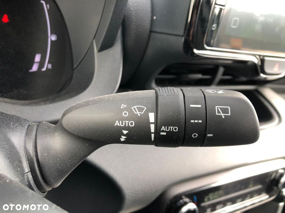 Toyota Yaris Hybrid 1.5 Style - 25