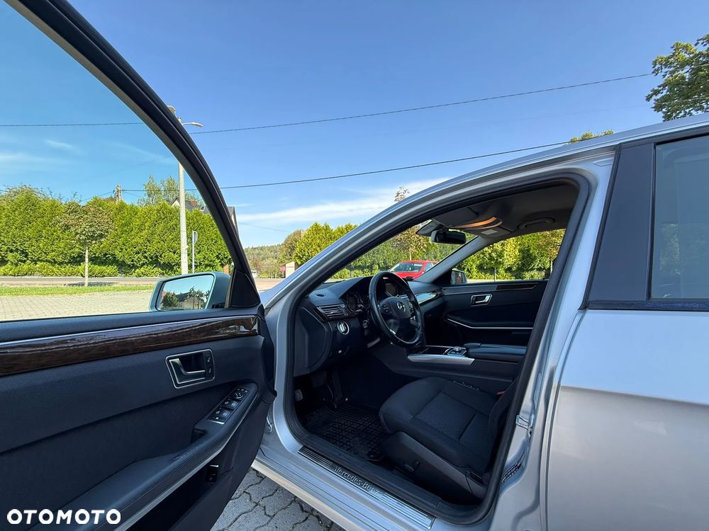 Mercedes-Benz Klasa E 220 BlueTEC 7G-TRONIC Elegance - 13