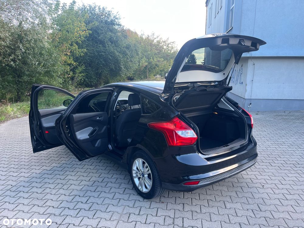 Ford Focus 1.6 Edition - 19