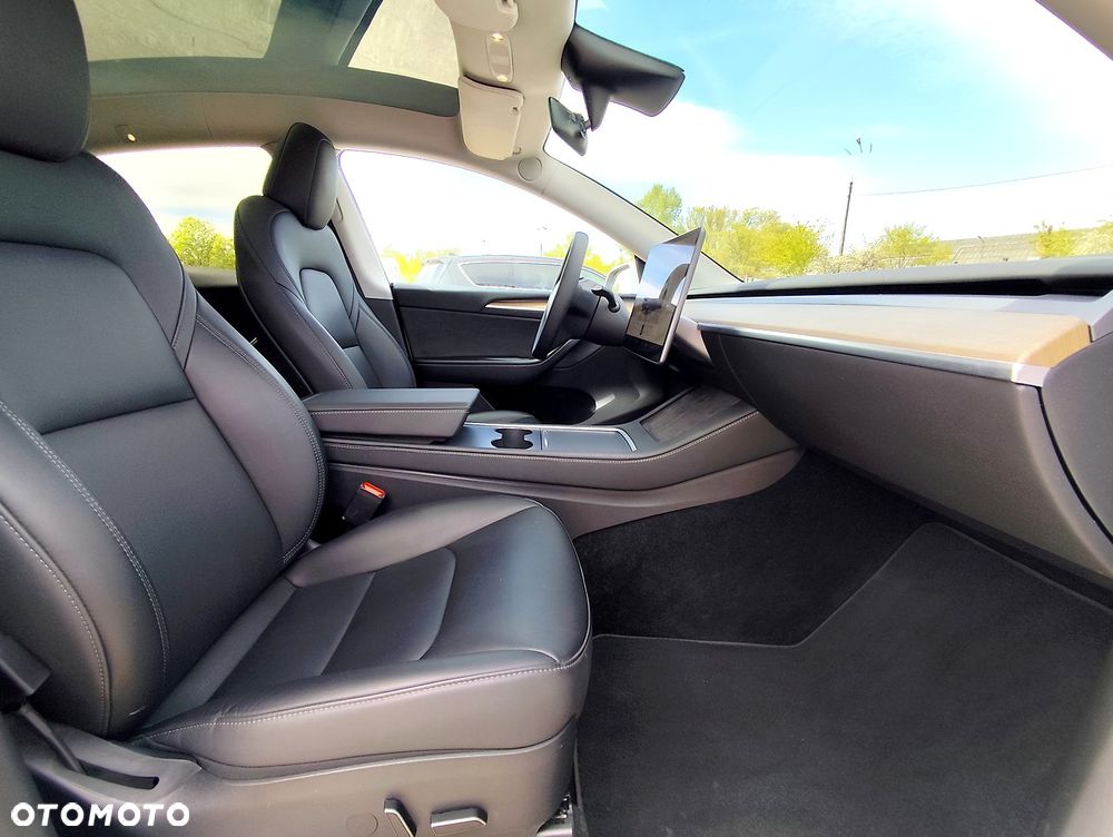Tesla Model Y RWD - 10