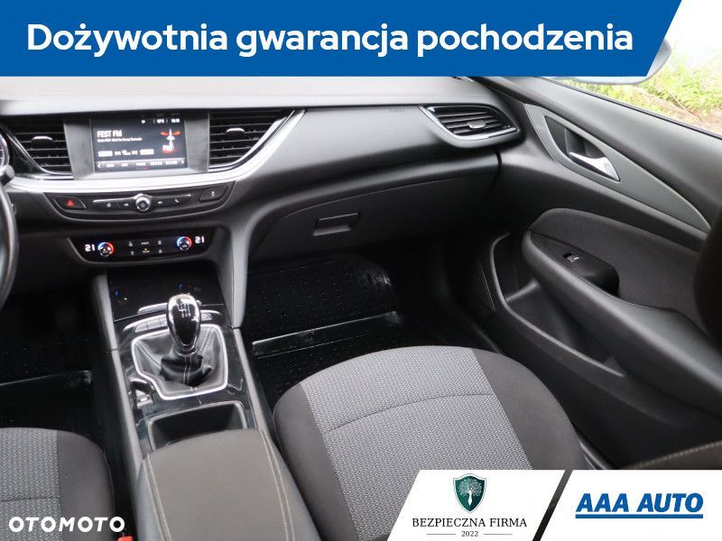 Opel Insignia - 10
